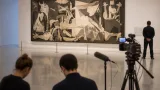 Sánchez grabó un vídeo en el Reina Sofía ante el Guernica para criticar a Israel, según la prensa