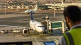 Reabre con vuelos limitados el aeropuerto de Riad tras ataques reivindicados por los hutíes